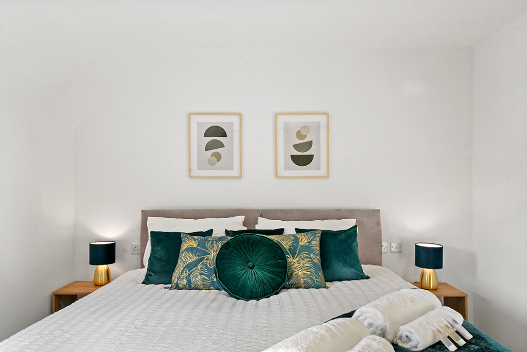 Elegant bed in serviced accommodation in Dartfort.